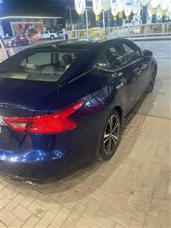 نيسان ماكسيما